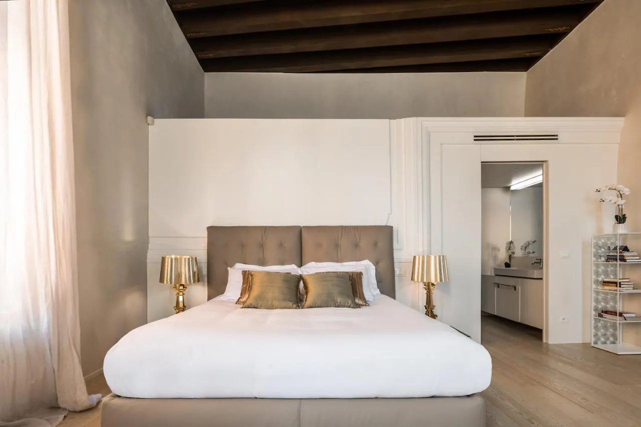 Palazzo Soranzo Noble Floor R&R Apartment Venice Italy